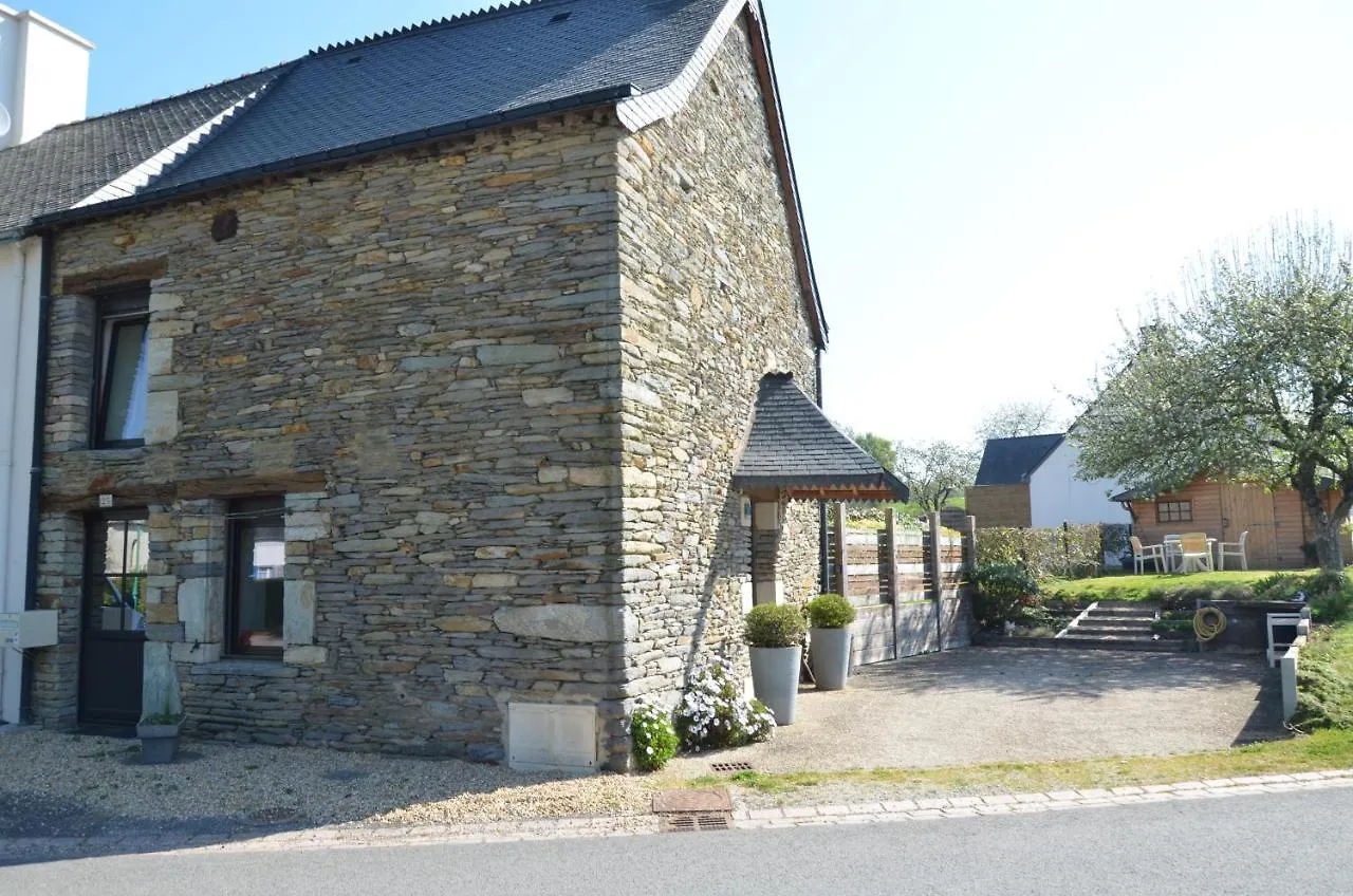 A Deux Pas De L'Oust Villa Montertelot