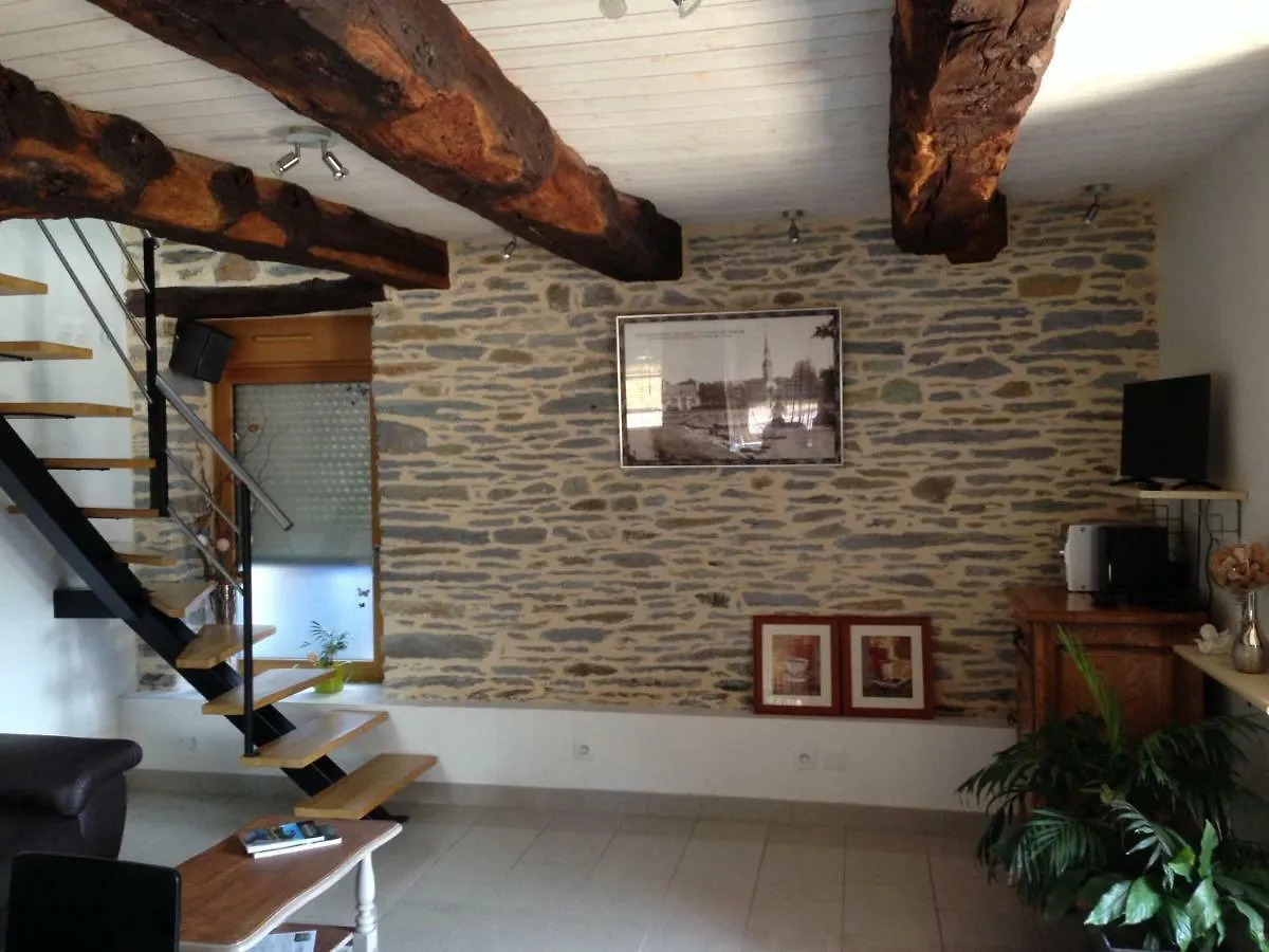 A Deux Pas De L'Oust Villa Montertelot Feriehus